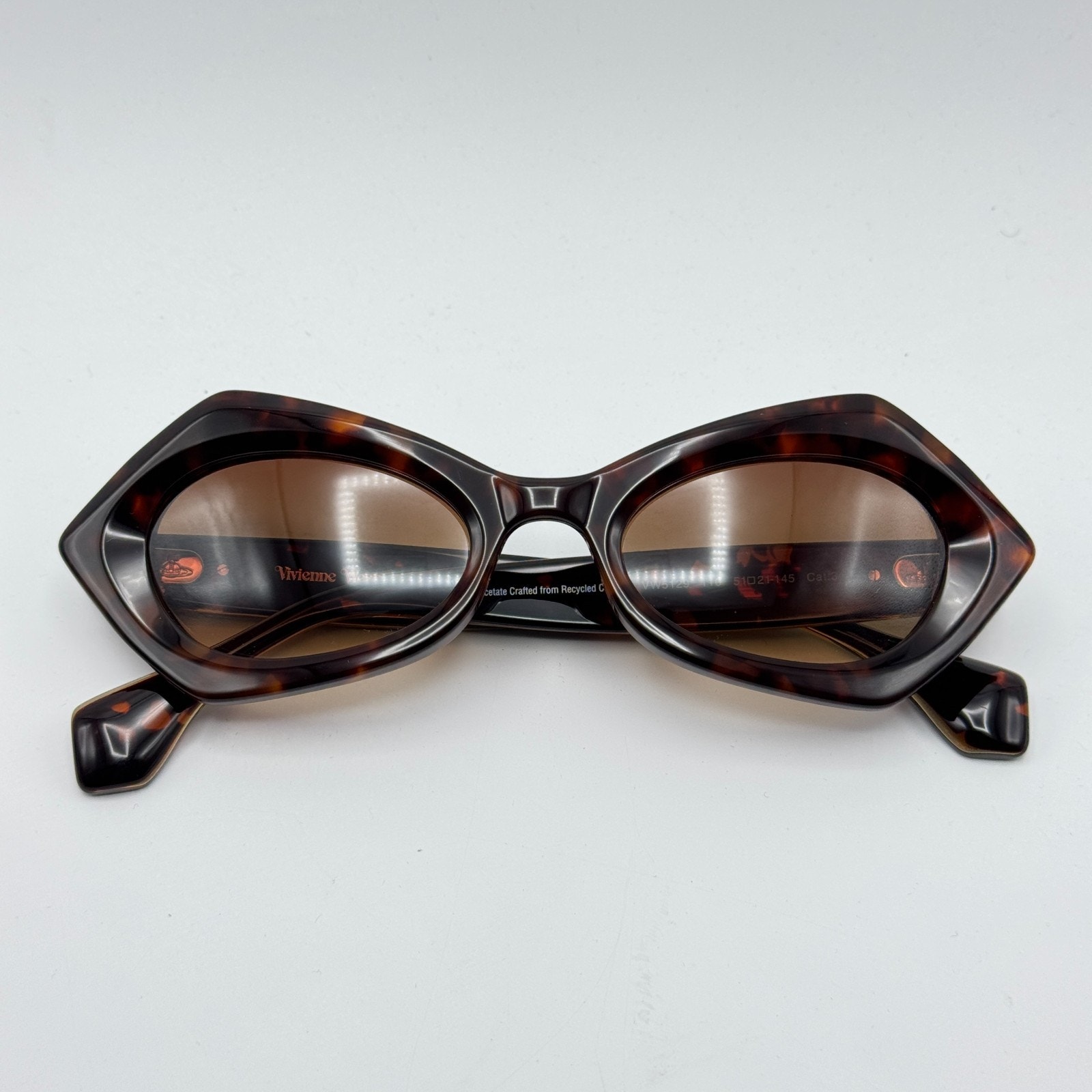 Vivienne Westwood Sunglasses Vw5129 110 Havana Cat Eye Frame Brown Gradient Lens